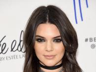 Kendall Jenner z nietypowym dekoltem